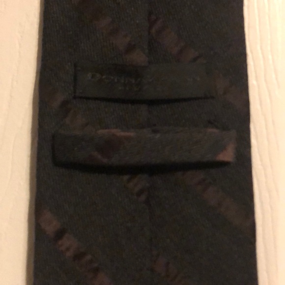 Donna Karan New York Tie - Picture 3 of 4